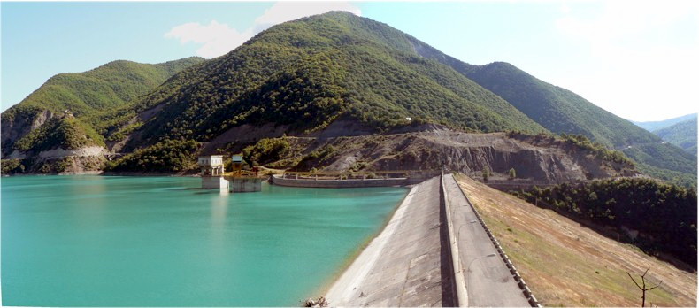 Ananuri Dam and Lake - Georgian Military Highway