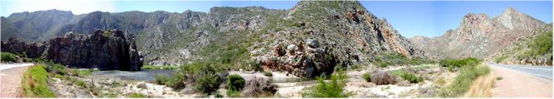 The Kogmanskloof just after the famous tunnel with fort on top - Montagu to Aston Road - R62 