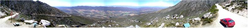 Driving over the fantastic Swartberg Pass (~1600meters) between Outshoorn and Prince Albert (R318)